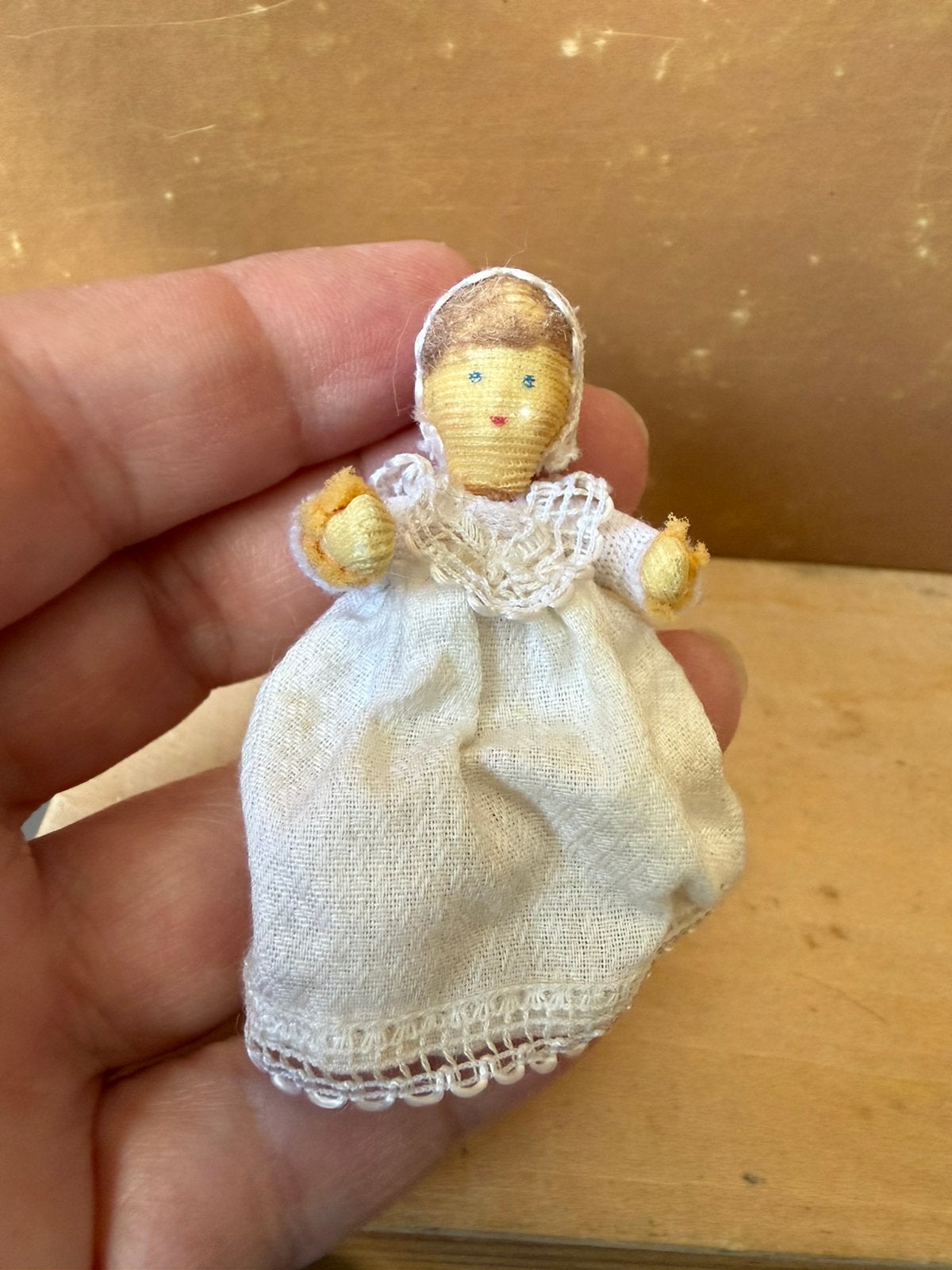 Erna meyer pop baby (geheel buigzaam) ca 6cm, Verzamelen, Ophalen of Verzenden, Zo goed als nieuw, Poppenhuis