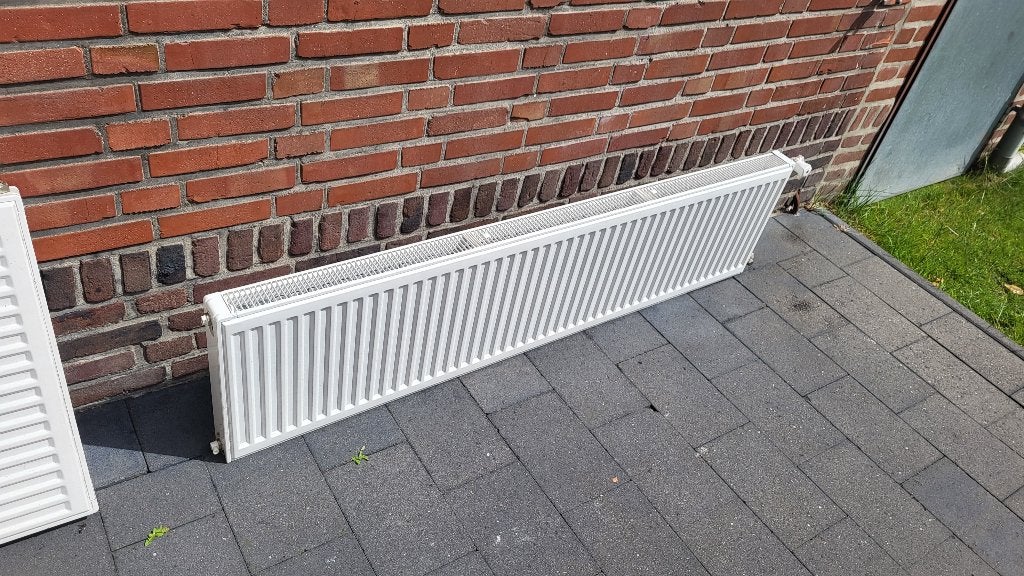 Radiatoren, Doe-het-zelf en Verbouw, Verwarming en Radiatoren, Ophalen, 30 tot 80 cm, Radiator, Zo goed als nieuw