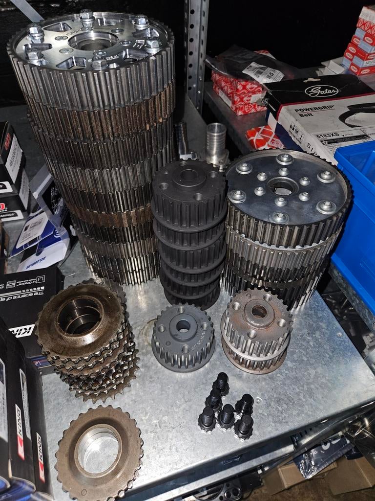 diverse poulies poulie vw 1.8 2.0 16v abf kr pl krukas enz, Auto diversen, Ophalen of Verzenden, Vw, Info@wealer.nl, Zuiderinslag 2 3833 BP Leusden