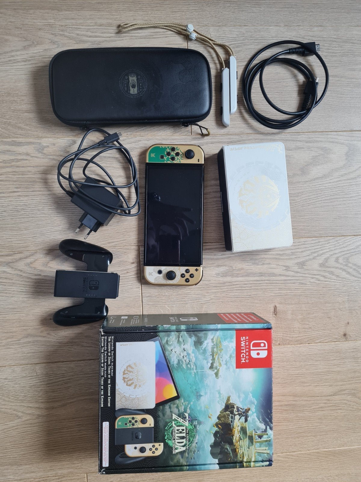 Nintendo Switch Oled zelda editie, Ophalen of Verzenden, Gebruikt, Met 2 controllers, Switch OLED