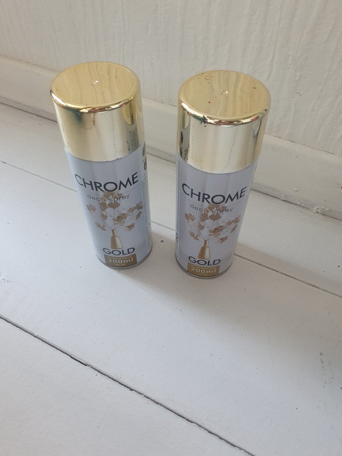 Te koop 2 spuitbus goud, Ophalen