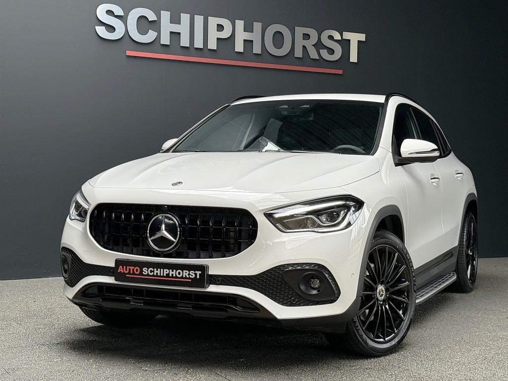 Mercedes-benz GLA-KLASSE GLA 200 Progressive Leer/Trekhaak/1, Auto's, Mercedes-Benz, Euro 6, 4 cilinders, Met garantie (alle)