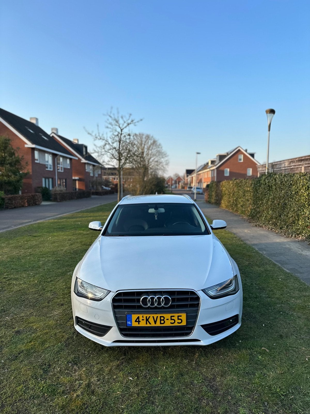 Audi A4 1.8TFSI 125KW Avant Multitr. 2013 Wit, Zwart, 4 cilinders, 1505 kg, A4