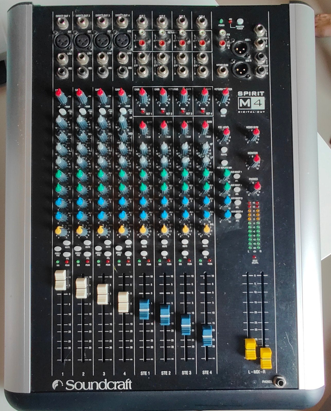 Soundcraft Spirit M4 Mengpaneel met digitale uitgang, Ophalen of Verzenden, Gebruikt, Minder dan 5 kanalen, Microfooningang