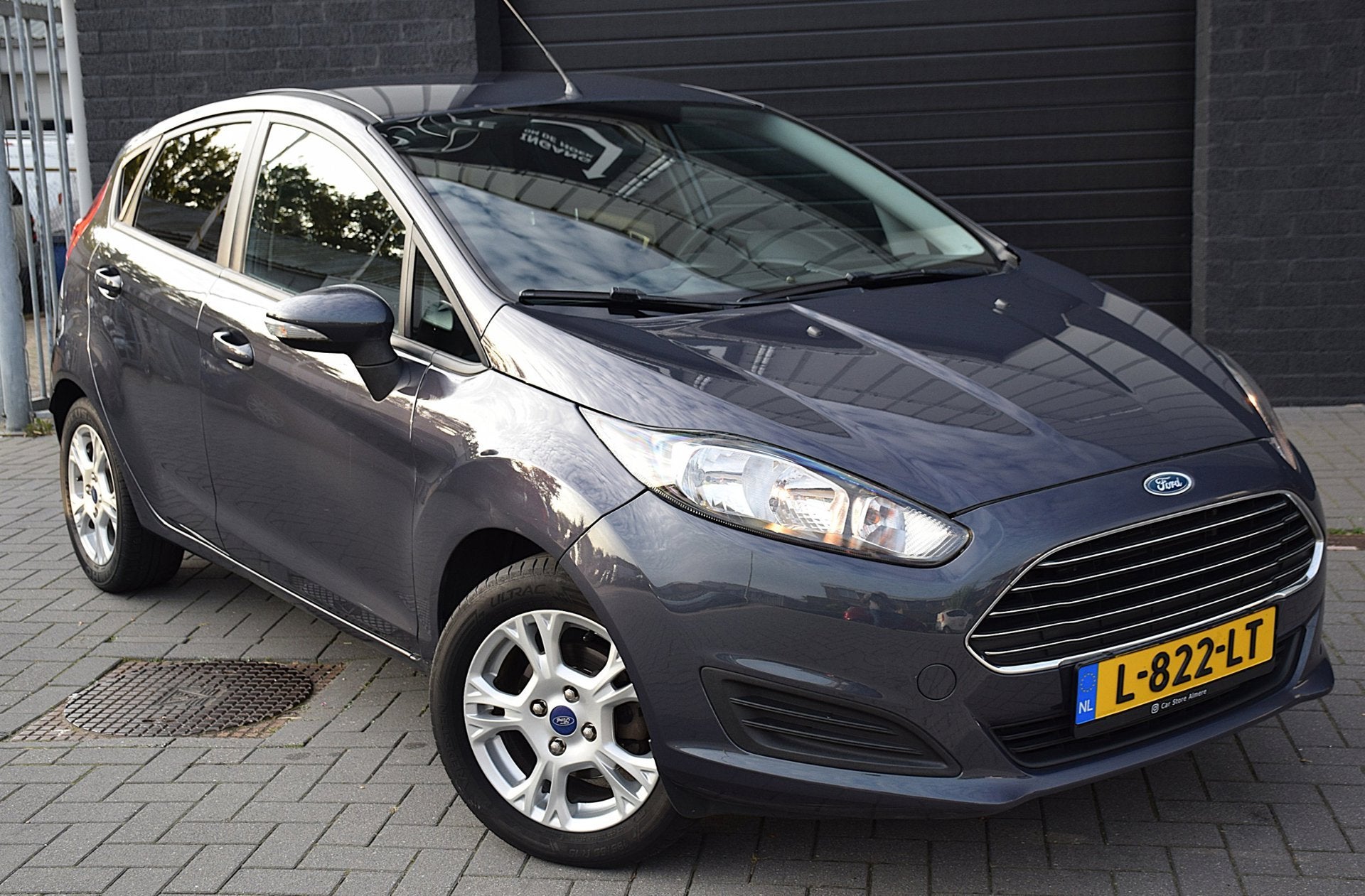 Ford Fiesta 1.0 EcoBoost Titanium|Distributie 145000 vervang, Auto's, Voorwielaandrijving, Euro 5, Handgeschakeld, Grijs