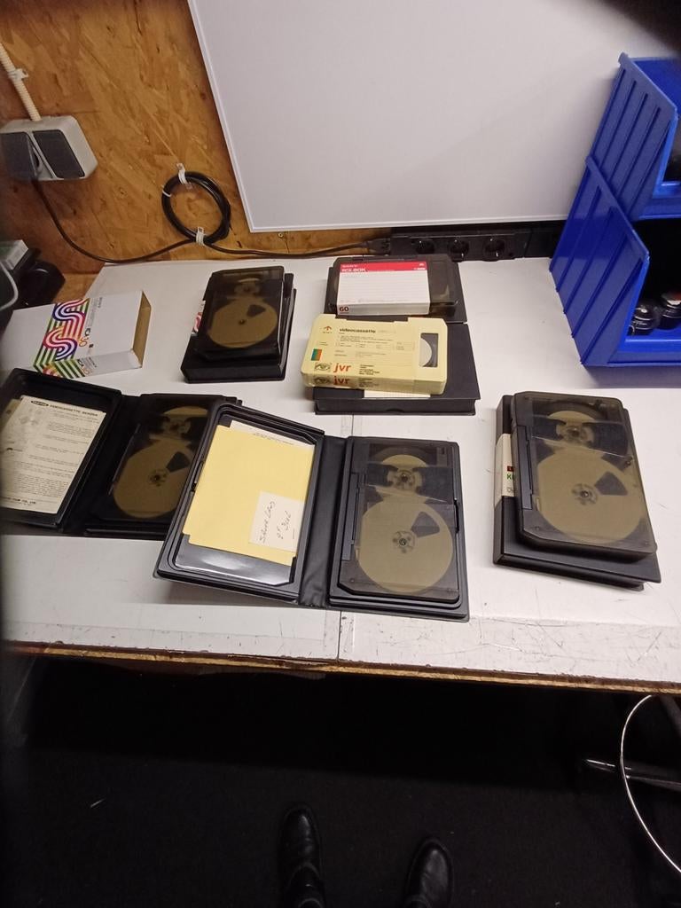 6x U-matic 3/4 inch videocassettes: Fujifilm, Sony, JVR, Ophalen of Verzenden