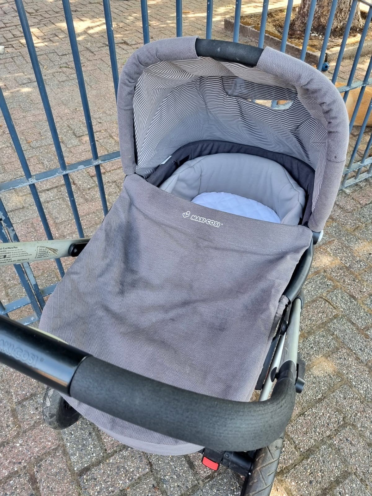 Maxi-Cosi Mura Plus 3 Combiwagen met Reiswieg en Regenhoes, Ophalen, Gebruikt, Verstelbare duwstang, Combiwagen