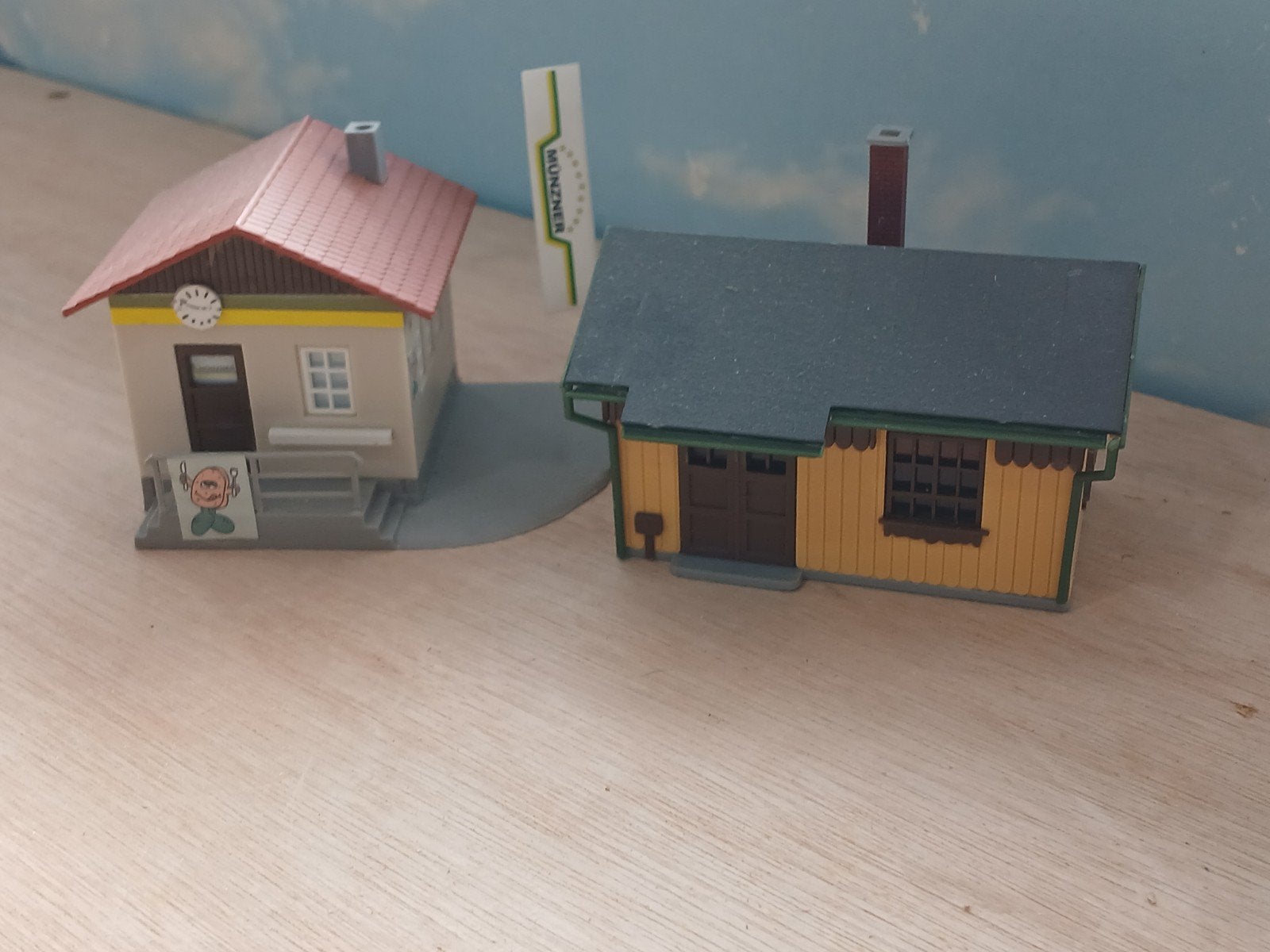 2 Mooie huisjes voor spoorbaan - Modelbouw, Ophalen of Verzenden, Gebruikt, Brug, Tunnel of Gebouw