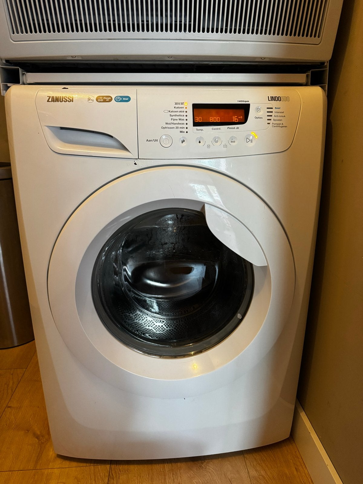 Zanussi wasmachine, Ophalen, 1200 tot 1600 toeren, 8 tot 10 kg, Zo goed als nieuw