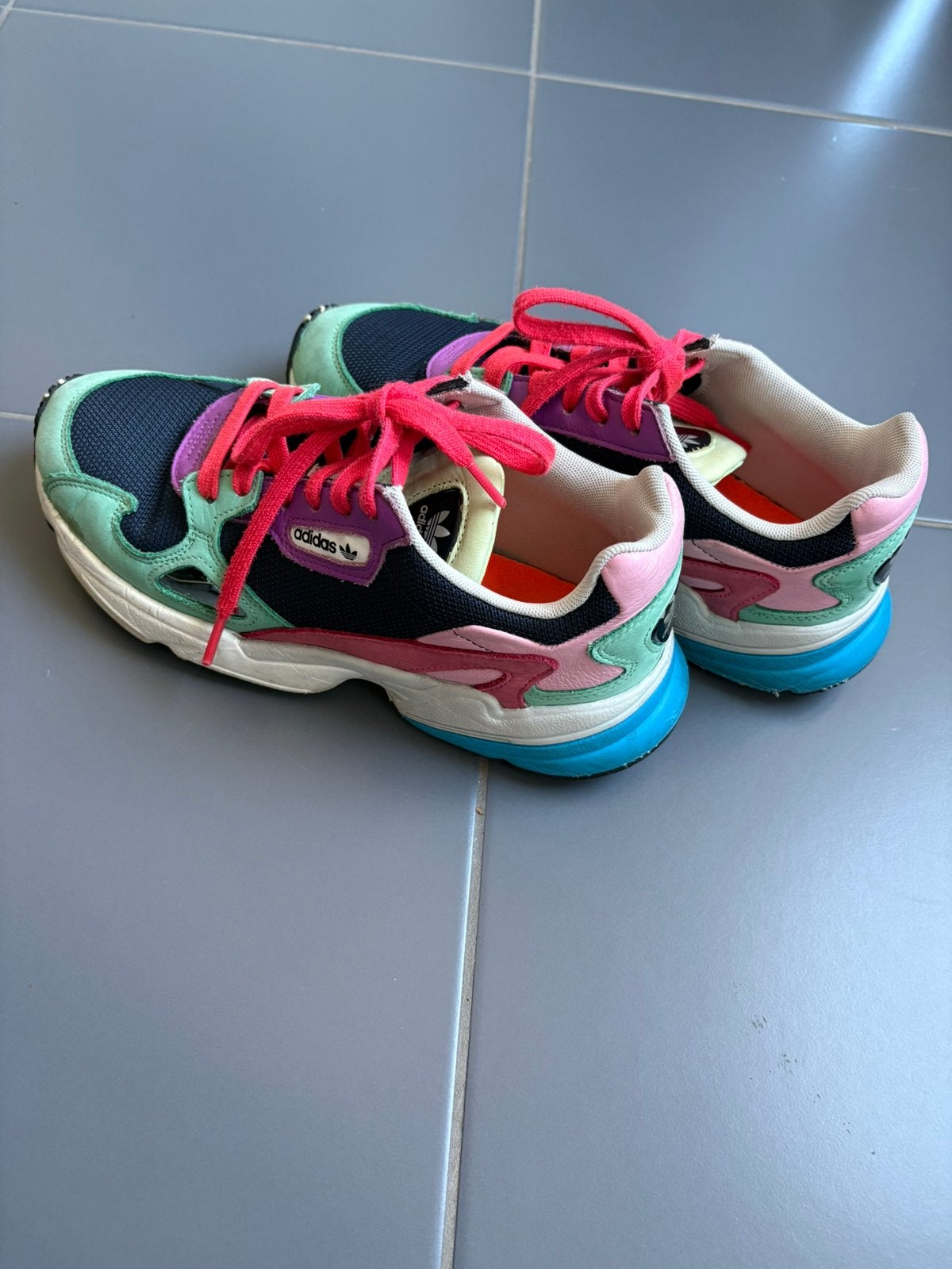 Adidas Originals Falcon W maat 40, Ophalen of Verzenden, Gedragen, Overige kleuren, Sneakers of Gympen
