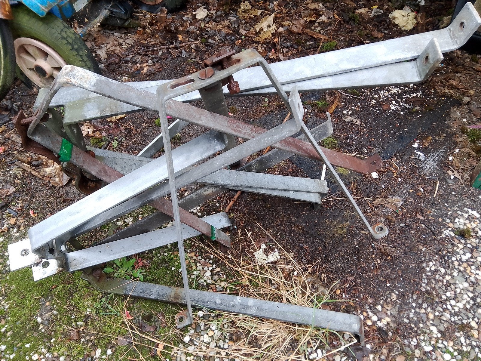 Diverse Antenne/mast beugels voor muurbevestiging, Ophalen, Gebruikt, Toebehoren