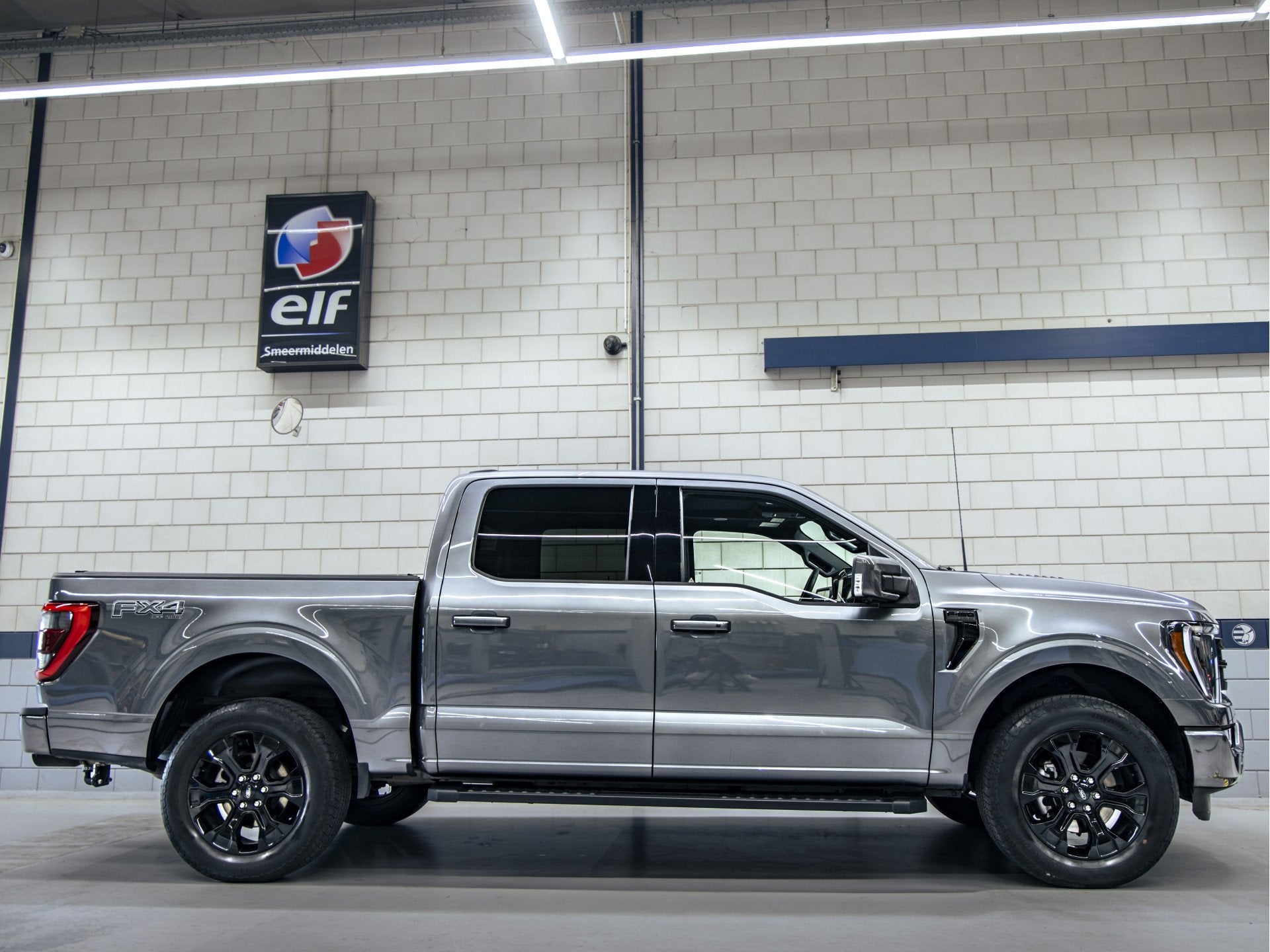 Ford USA F-150 5.0 V8 SuperCrew Lariat | Carbonized Grey, Automaat, Dealer onderhouden, 5030 cc, Gebruikt