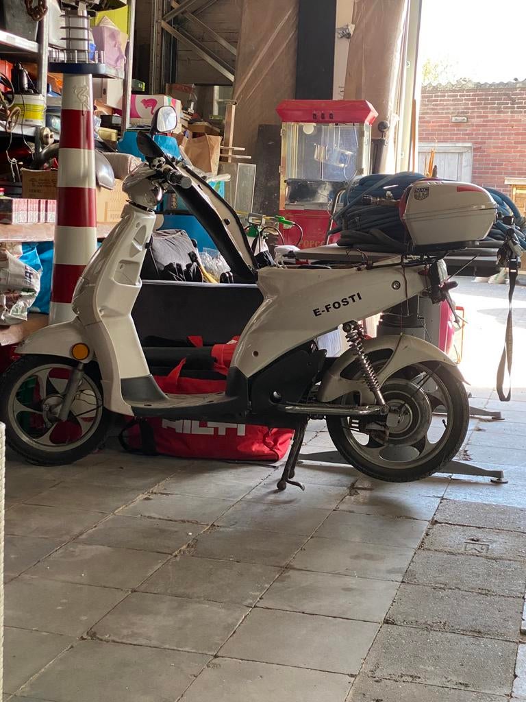 E Fosti Citty mouse elektrische brommer, Fietsen en Brommers, Snorfietsen en Snorscooters, Gebruikt, Elektrisch, Ophalen, Overige merken