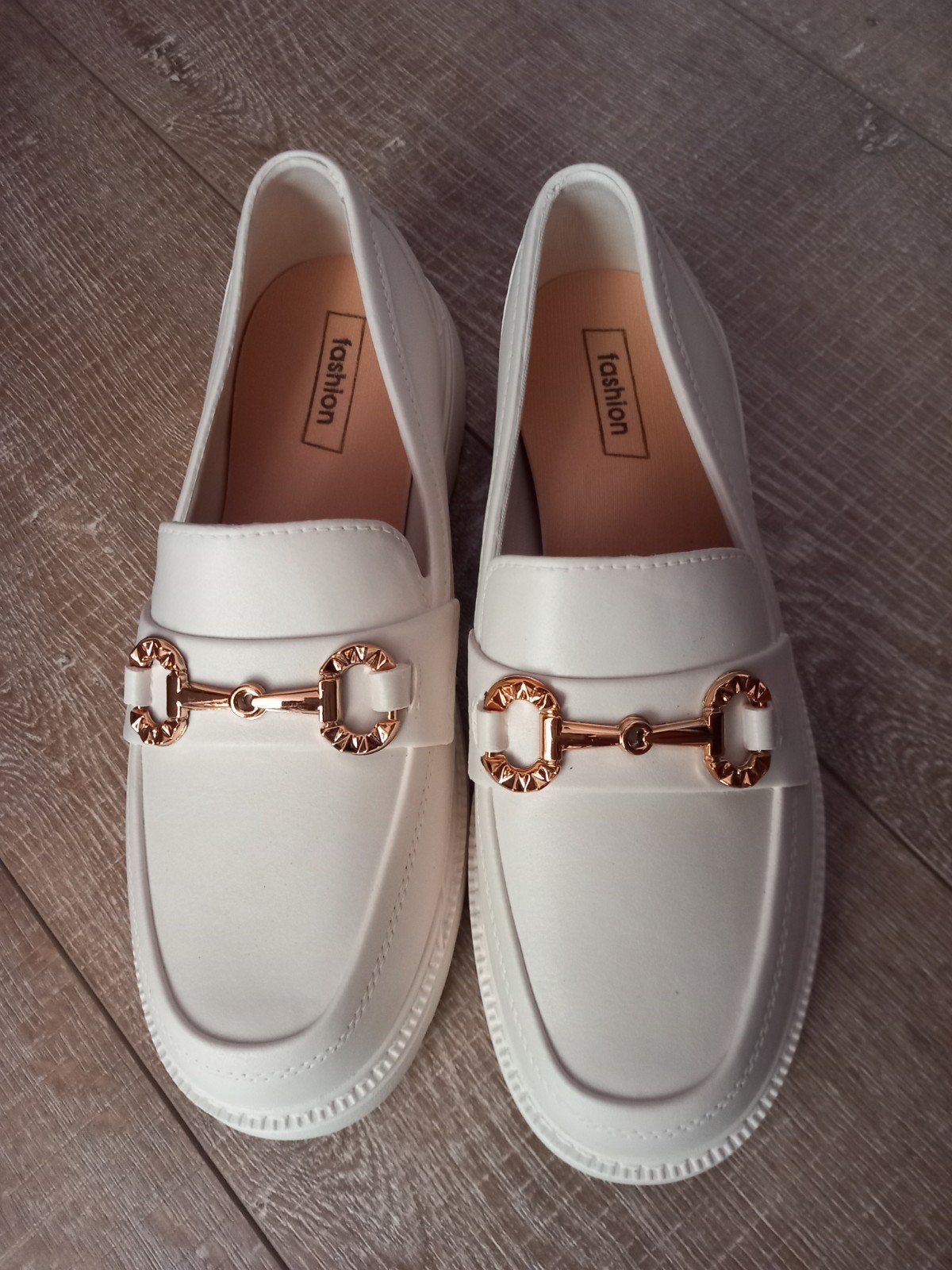 Nieuwe crème schoenen fashion maat 39, Ophalen of Verzenden, Nieuw, Sneakers of Gympen