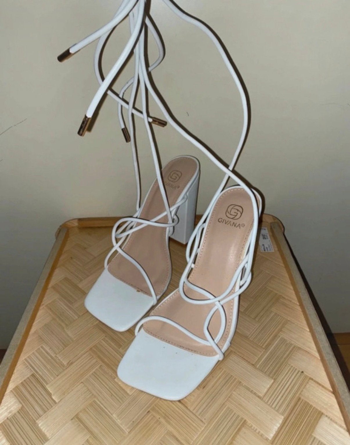 Givana lace heels 37, Wit, Zo goed als nieuw, Sandalen of Muiltjes, Ophalen of Verzenden
