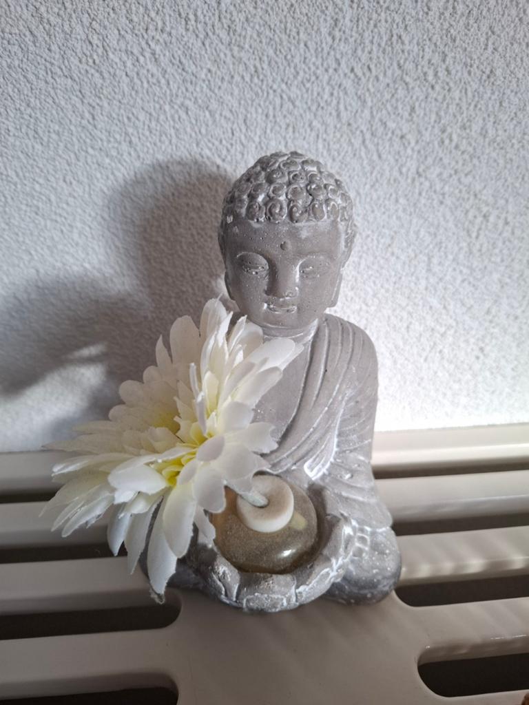 Buddha beeldje met mini vaasje erop, Ophalen of Verzenden, Zo goed als nieuw