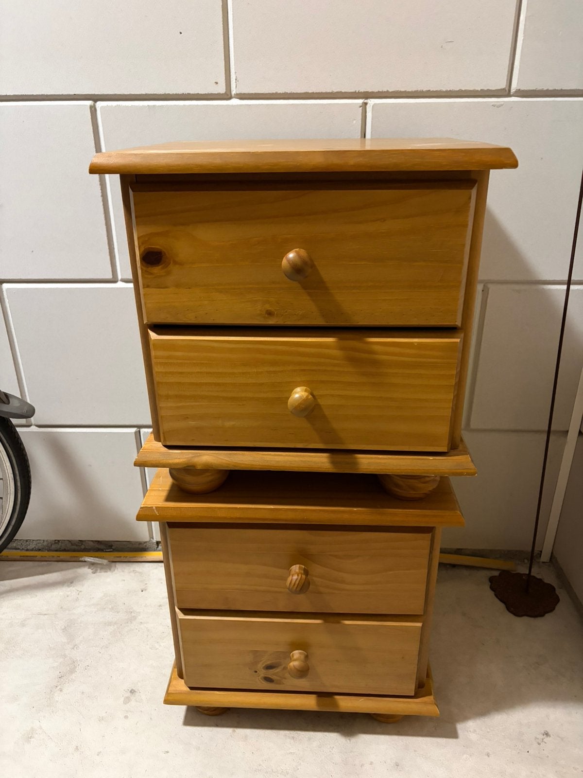 Set van 2 Houten Nachtkastjes / Ladeblokjes (Massief Hout), Huis en Inrichting, Kasten | Ladekasten, Ophalen, 1 of 2 laden, 50 tot 100 cm