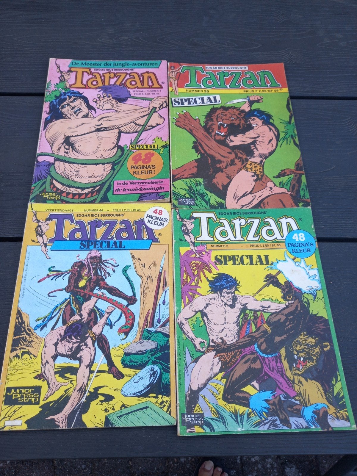 tarzan strips, Gelezen, Europa, Ophalen of Verzenden, Meerdere comics