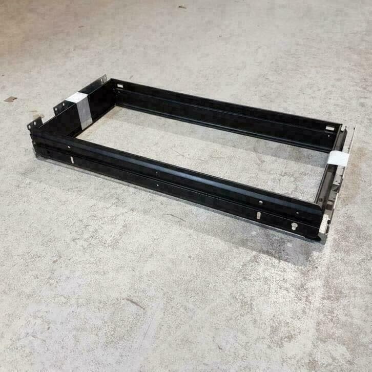 Partij losse stalen lades / inbouwlades / hangmappenframes