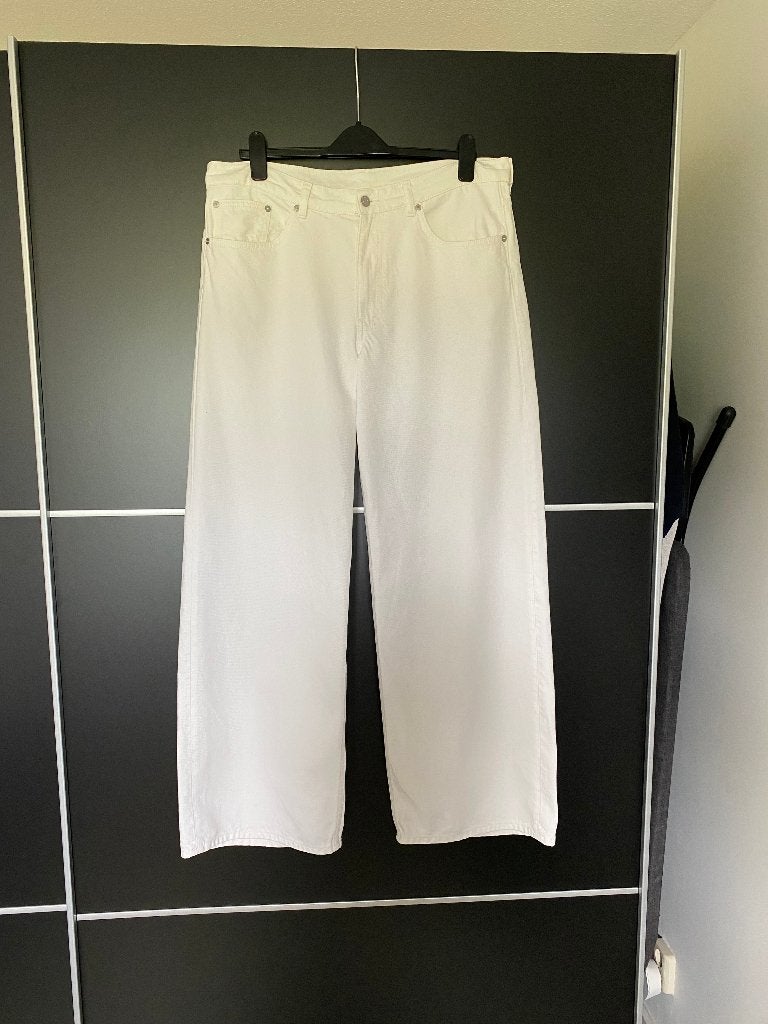 JEANS NIEUW WIT WIJDE PIJP ARKET 32, Kleding | Dames, Nieuw, Ophalen of Verzenden, W30 - W32 (confectie 38/40), Wit