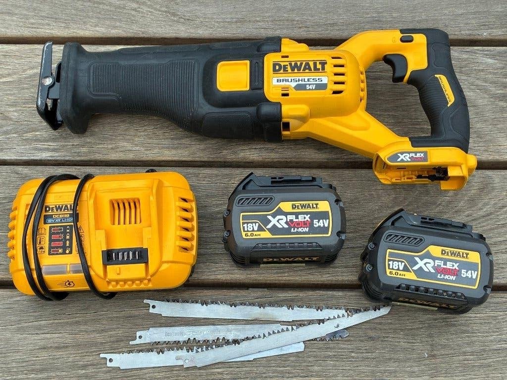 Foto 2 van DeWalt 54V Reciprozaag DCS388