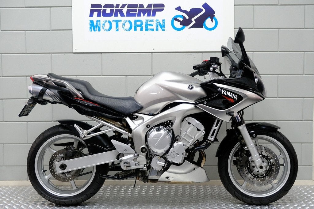 Yamaha FZ6 FAZER TOUR (bj 2004), Motoren, Motoren | Yamaha, Klantenservice@yamaha-motor.nl, Sport, Meer dan 35 kW, Koolhovenlaan 101
1119 NC  Schiphol-Rijk, NL