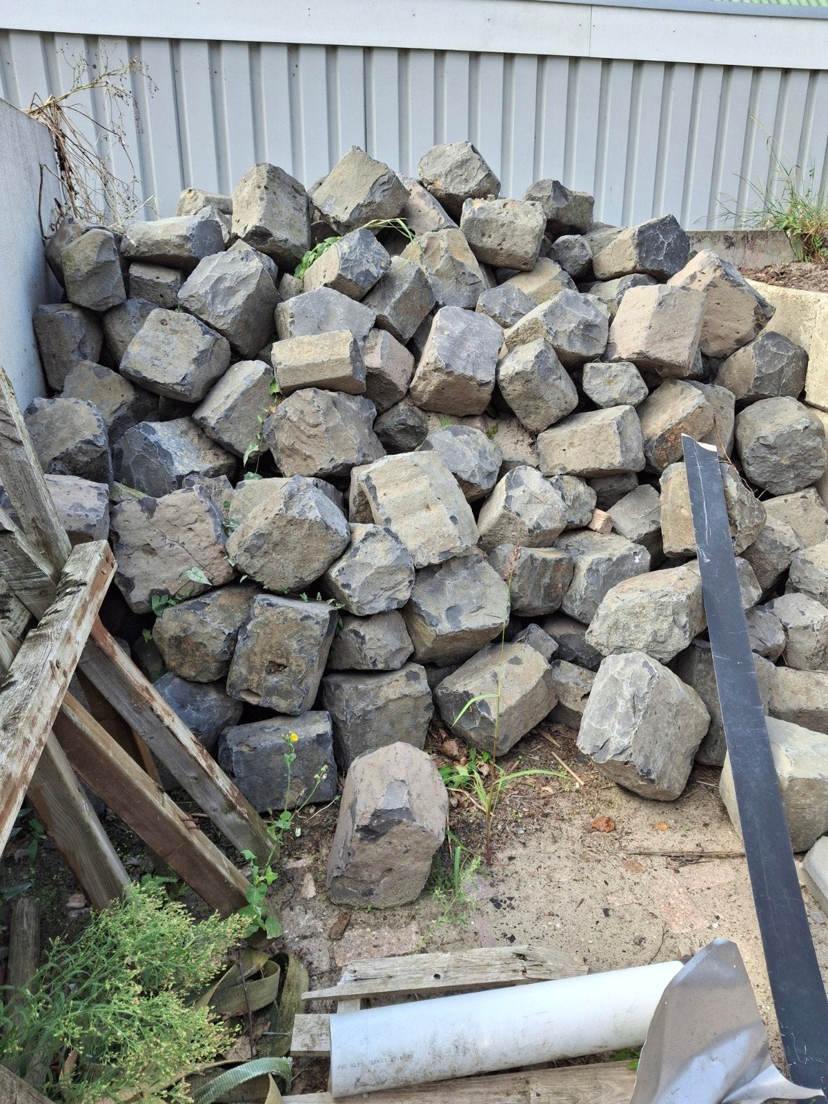 basalt blokken  ongeveer 4 m3, Tuin en Terras, Ophalen, Grijs, Basalt, Kei