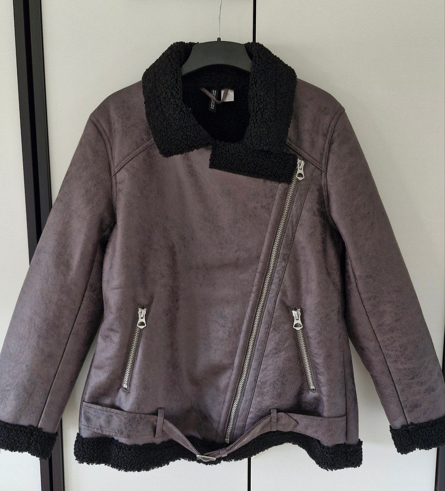 H&M Divided Bikerjack met teddy voering - Maat M, Maat 38/40 (M), H&M Divided, Ophalen of Verzenden, Zo goed als nieuw