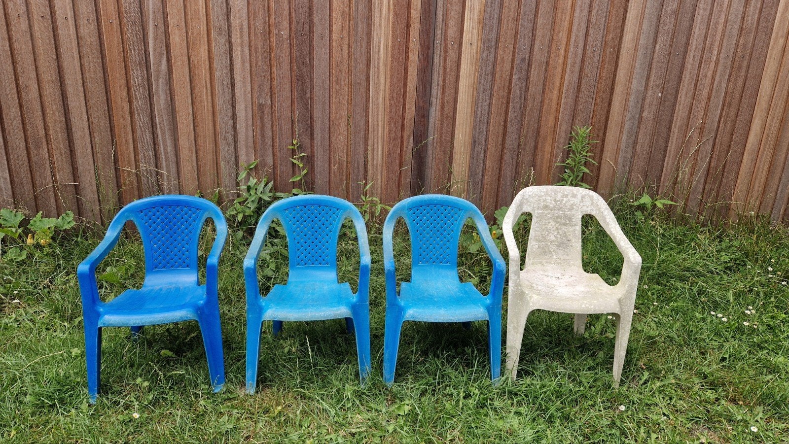 4 Gebruikte plastic kinderstoelen - ideaal voor tuin/camping, Ophalen, Gebruikt