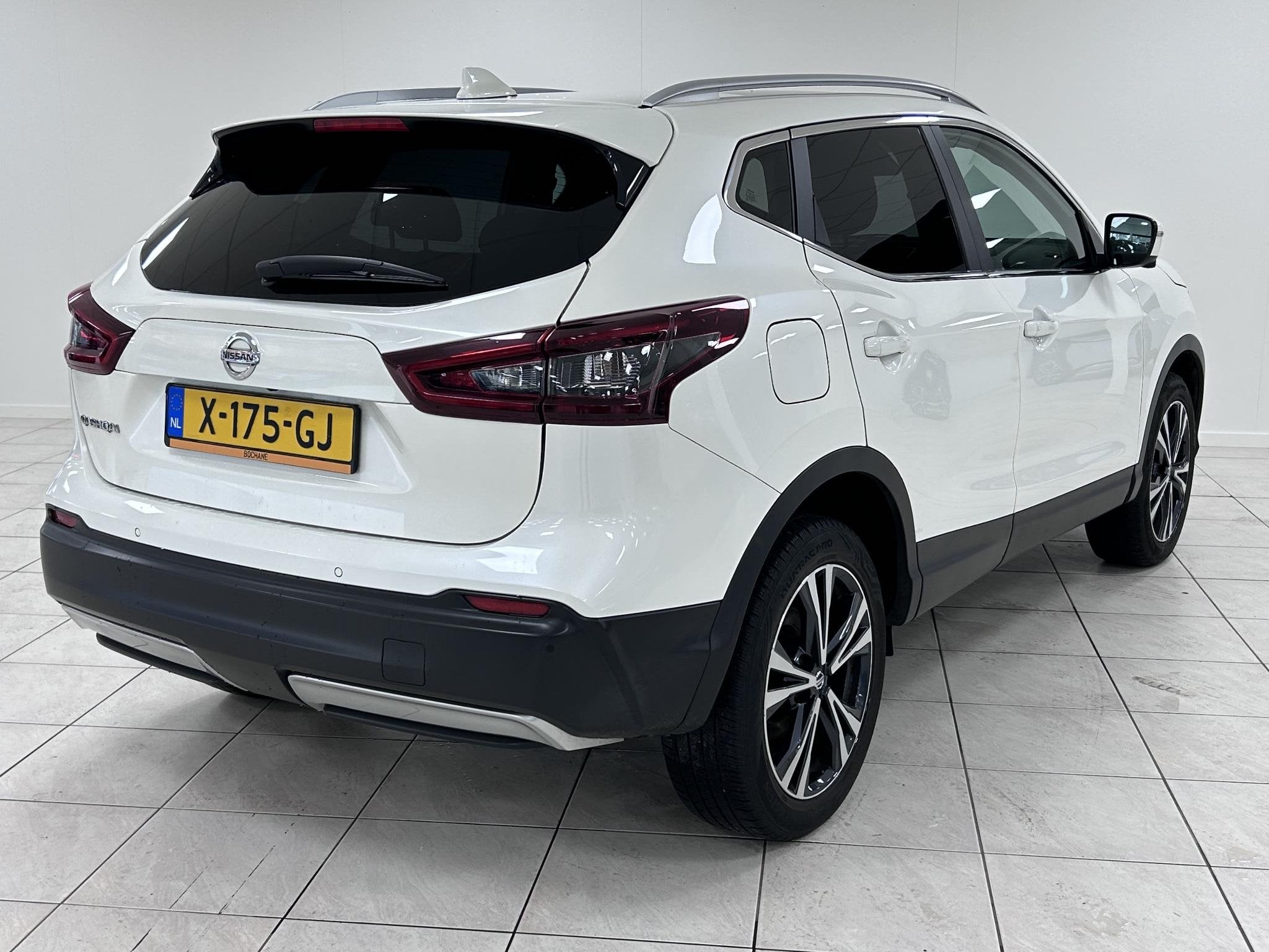 Nissan Qashqai 1.3 DIG-T Design Edition | PANORAMADAK | NAVI, Auto's, Nissan, Gebruikt, 4 cilinders, Met garantie (alle), Wit