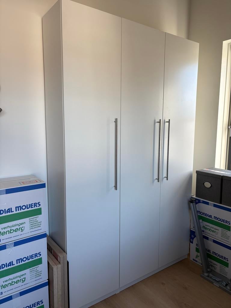 Twee witte PAX kledingkasten, Ophalen, 200 cm of meer, 150 tot 200 cm, Zo goed als nieuw