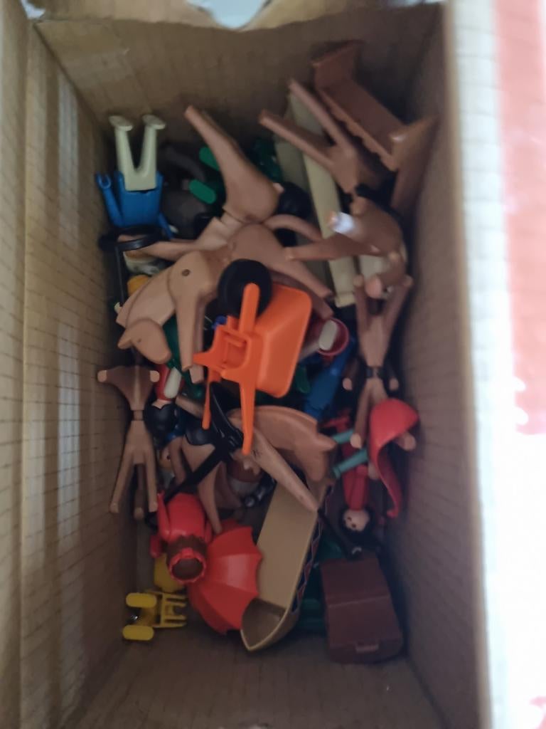 doos  Playmobil poppetjes en beestjes, Ophalen of Verzenden, Gebruikt