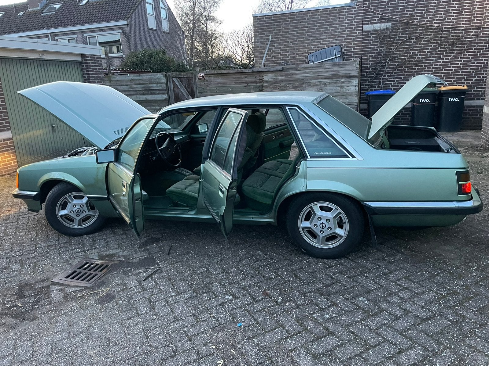 Opel Senator 3.0 24V Dual Ram AUT 1978, foto 2