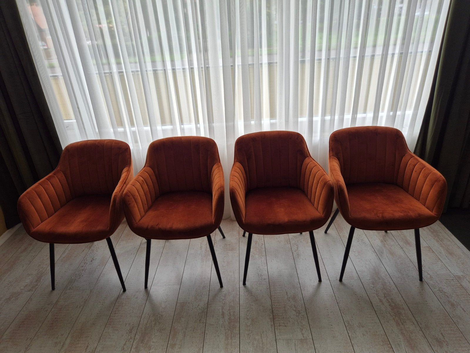 Set van 4 terra fluwelen eetkamerstoelen, Huis en Inrichting, Stoelen, Ophalen, Gebruikt, Overige kleuren, Stof