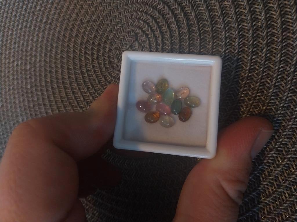 Lot cabochon geslepen toermalijn 2, Ophalen of Verzenden, Zo goed als nieuw