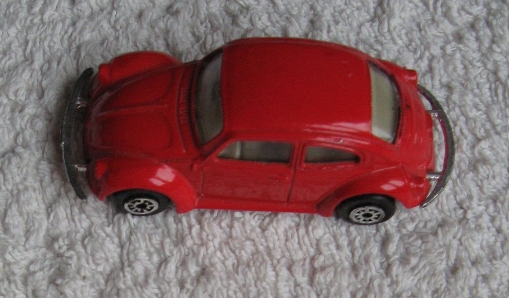 kleine rode VW Kever 1300 van Edocar (uit 1993), Ophalen of Verzenden, Gebruikt