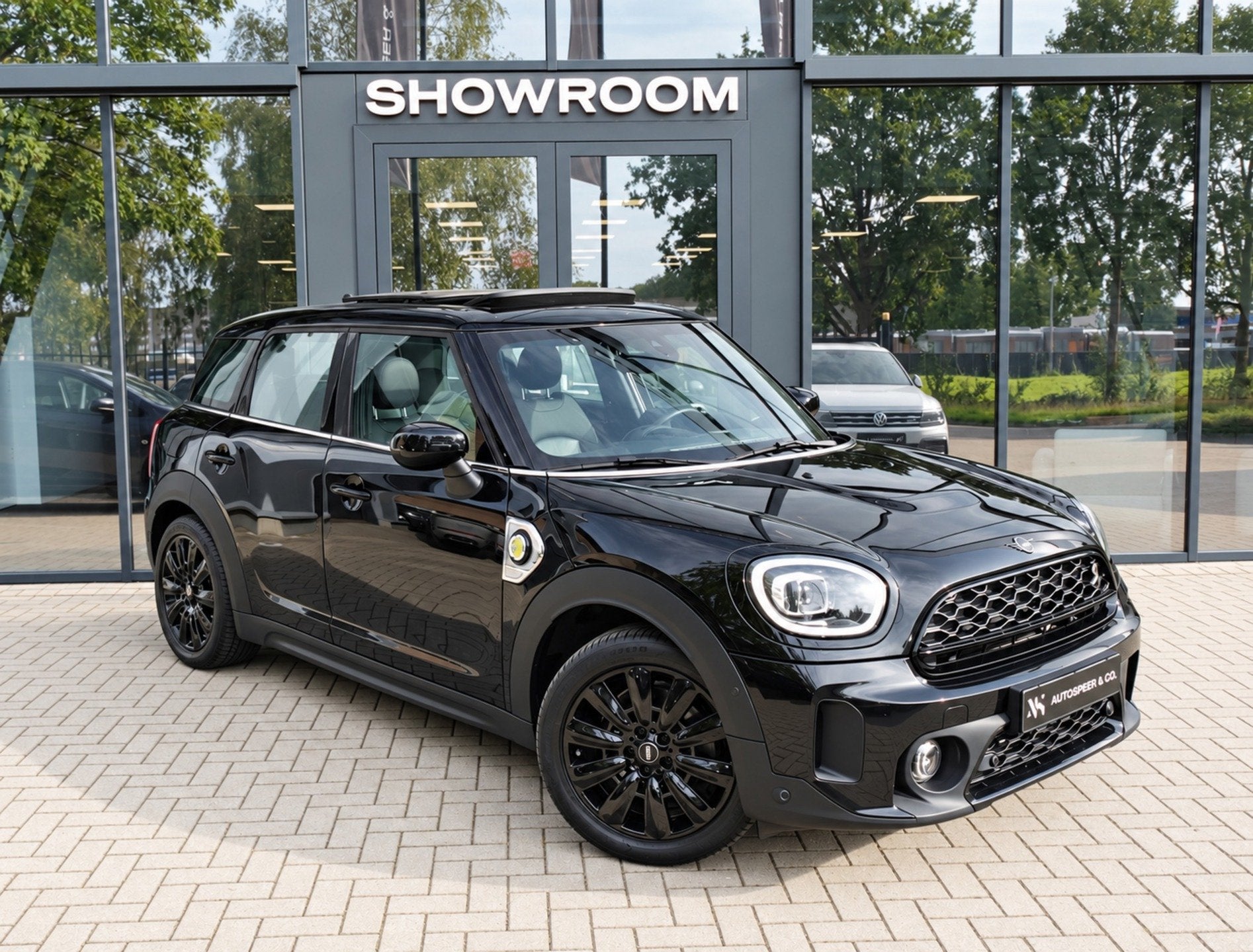 Foto 3 van MINI Countryman 1.5 Cooper S E ALL4 Essential PANO H&K HUD
