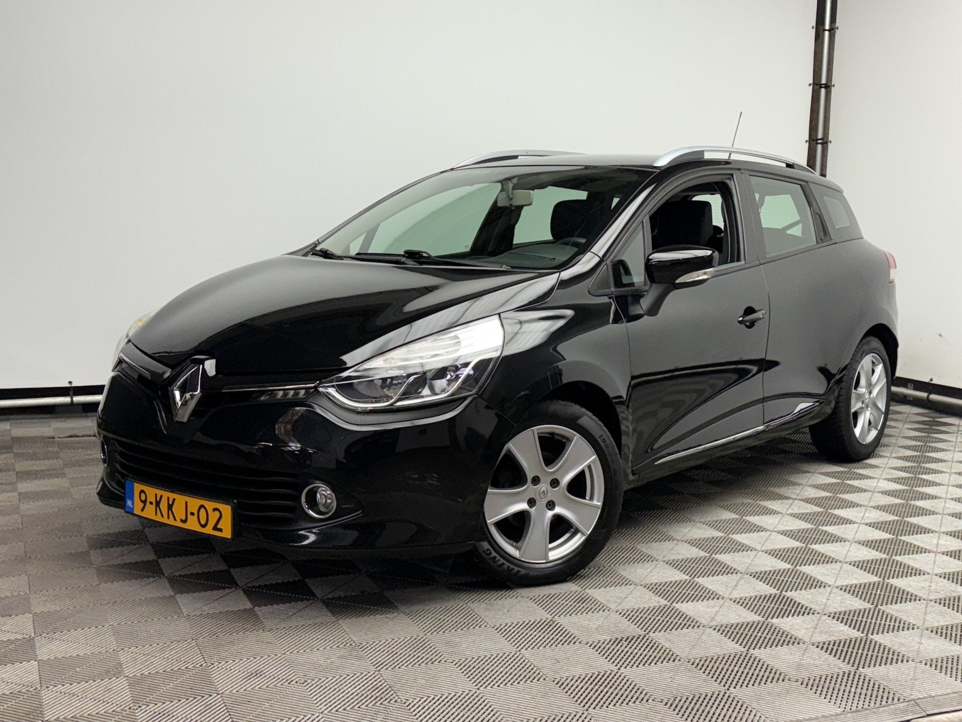 Renault Clio Estate 0.9 TCe Expression Navi Airco LM16" NL A, Auto's, Renault, Voorwielaandrijving, Stof, Zwart, Origineel Nederlands