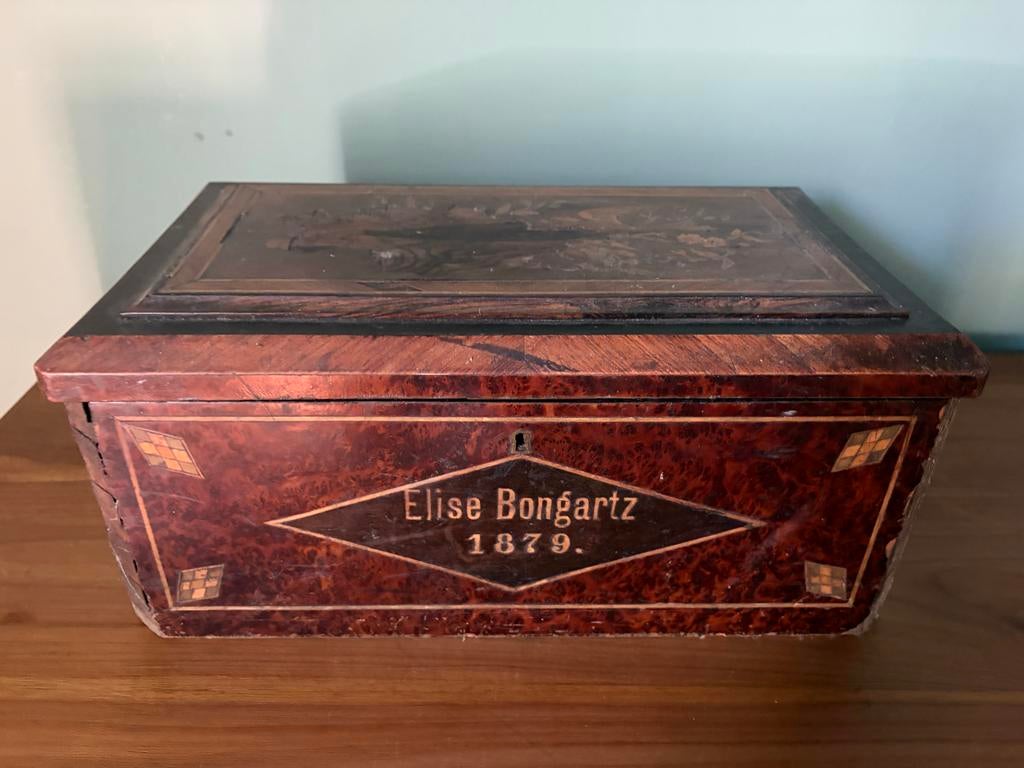 Antieke Houten Doos met Inlegwerk - Elise Bongartz 1879, Huis en Inrichting, Ophalen, Zo goed als nieuw, Minder dan 50 cm