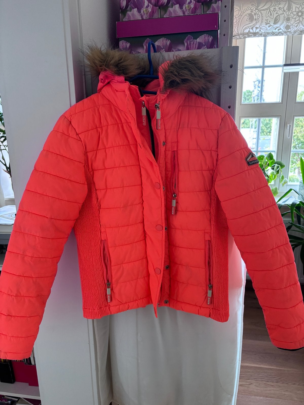Superdry Fuji jas neon oranje met bontkraag maat L, Kleding | Dames, Jassen | Winter, Ophalen of Verzenden, Zo goed als nieuw
