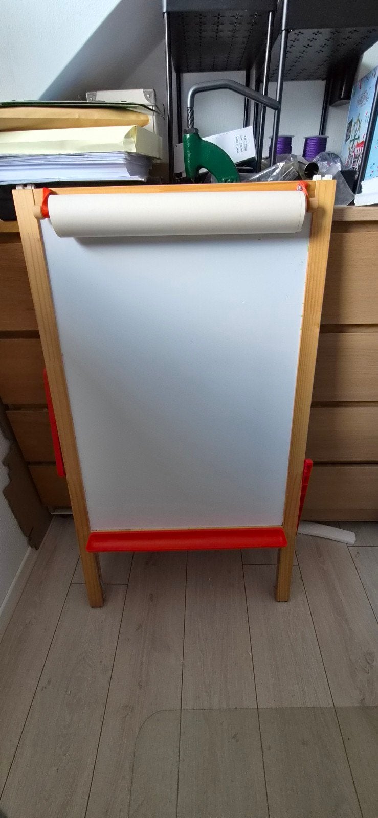 IKEA MALA Tekenbord - Zwart krijtbord & wit papierrol, Ophalen, Zo goed als nieuw, Jongen of Meisje