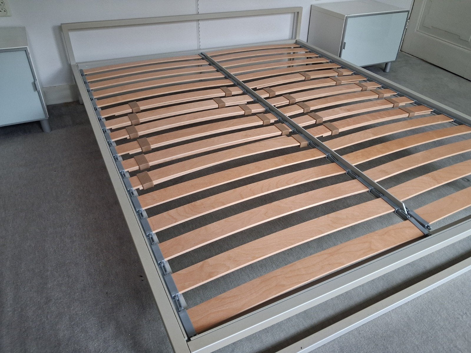 Zanotta bed, 160x200, met oprolbare lattenbodems, Ophalen, Gebruikt, Tweepersoons, Metaal