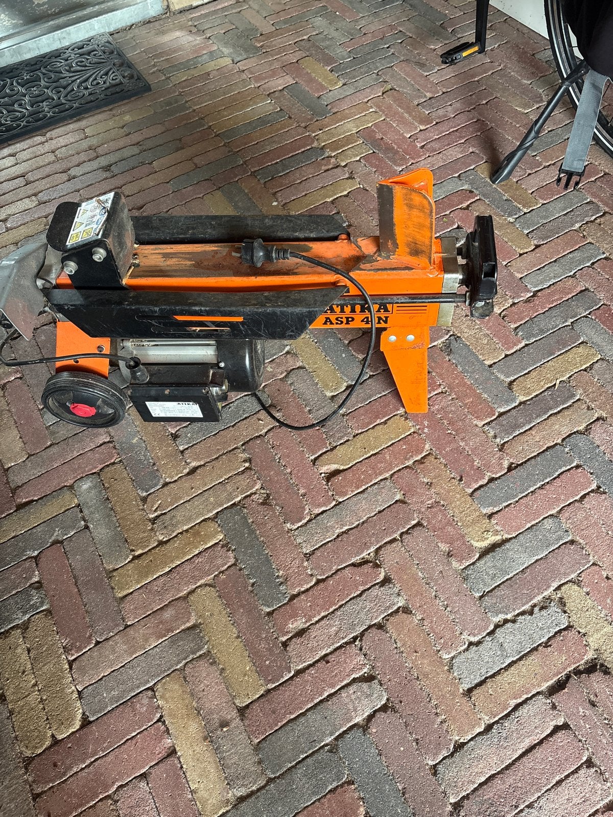 Atika ASP 4 N Houtklover - Elektrisch, Tuin en Terras, Ophalen of Verzenden, Gebruikt, Elektrisch, Liggend