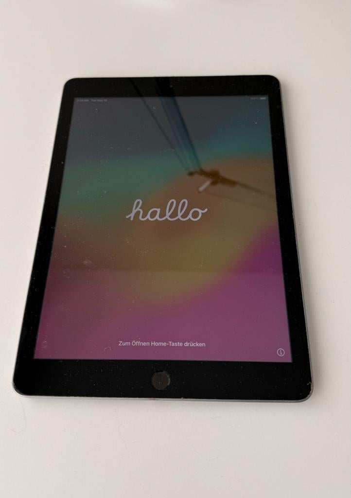 iPad 9,7" A1893 6e generatie, Computers en Software, Apple iPads, Gebruikt, 32 GB, Apple iPad, Grijs