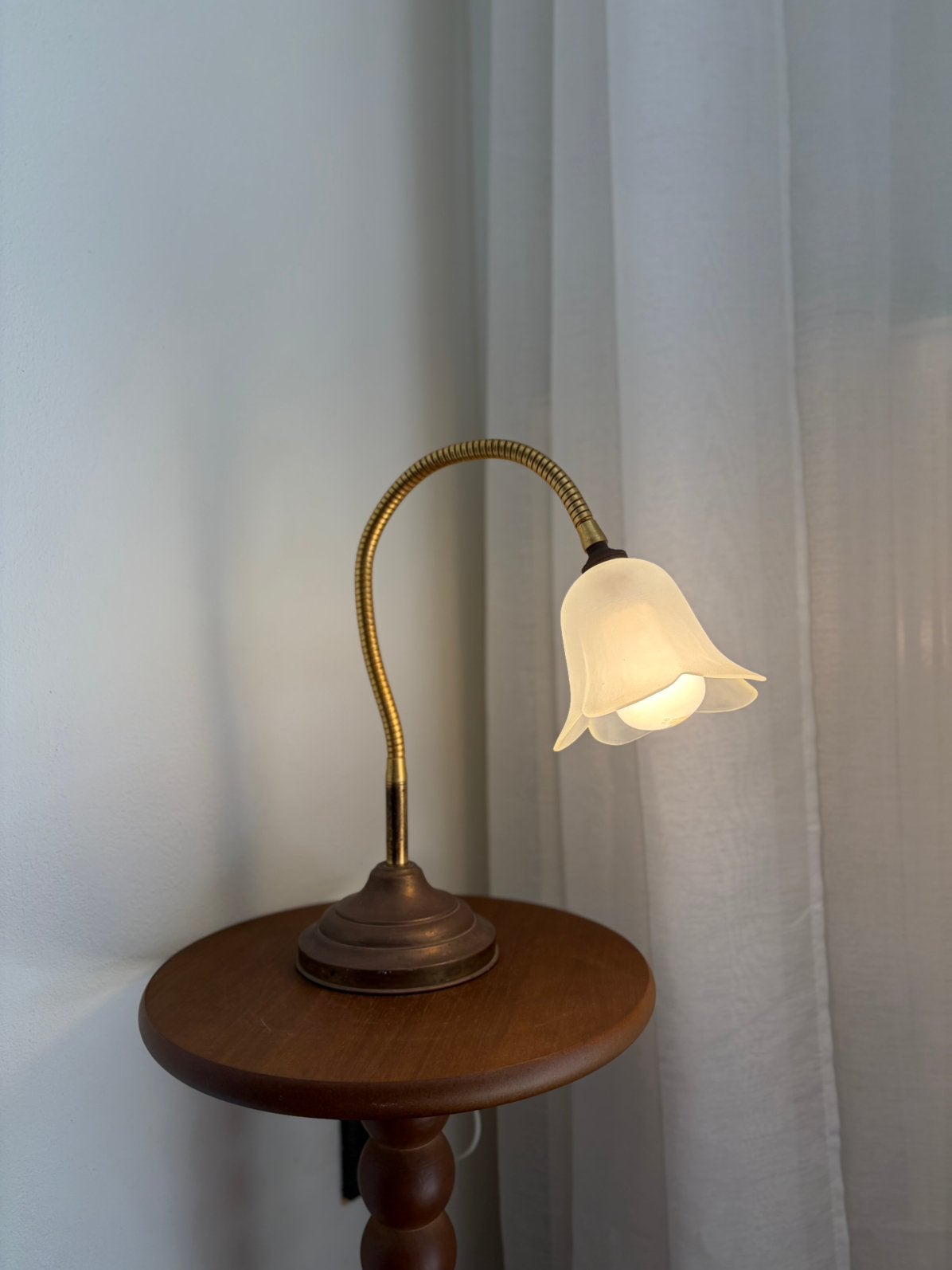 Prachtige vintage tafellamp met een unieke uitstraling!, Bureaulamp, Vintage, Ophalen of Verzenden, Zwart