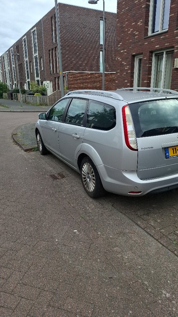 Ford Focus 1.6 Tdci 80KW Wagon 2010 Grijs, Auto's, Ford, Euro 5, Alcantara, 23 km/l, Origineel Nederlands