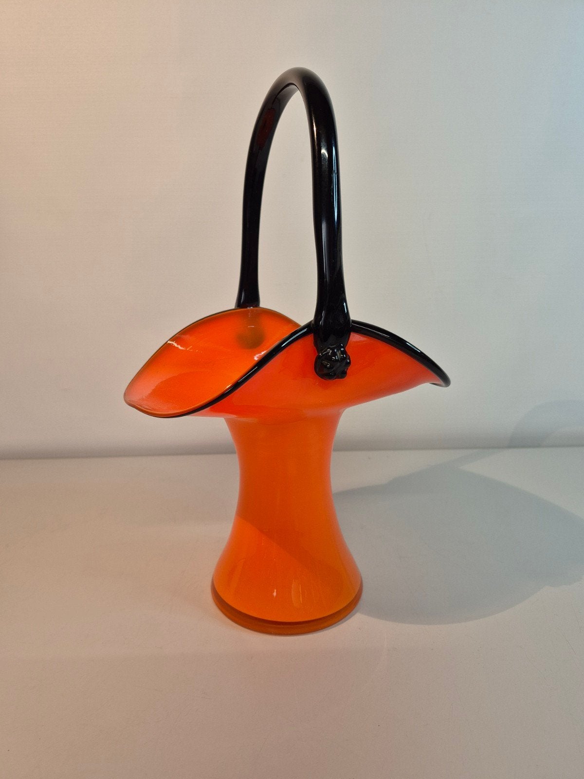 art deco tango glazen vaas in mandvorm, Antiek en Kunst, Ophalen of Verzenden