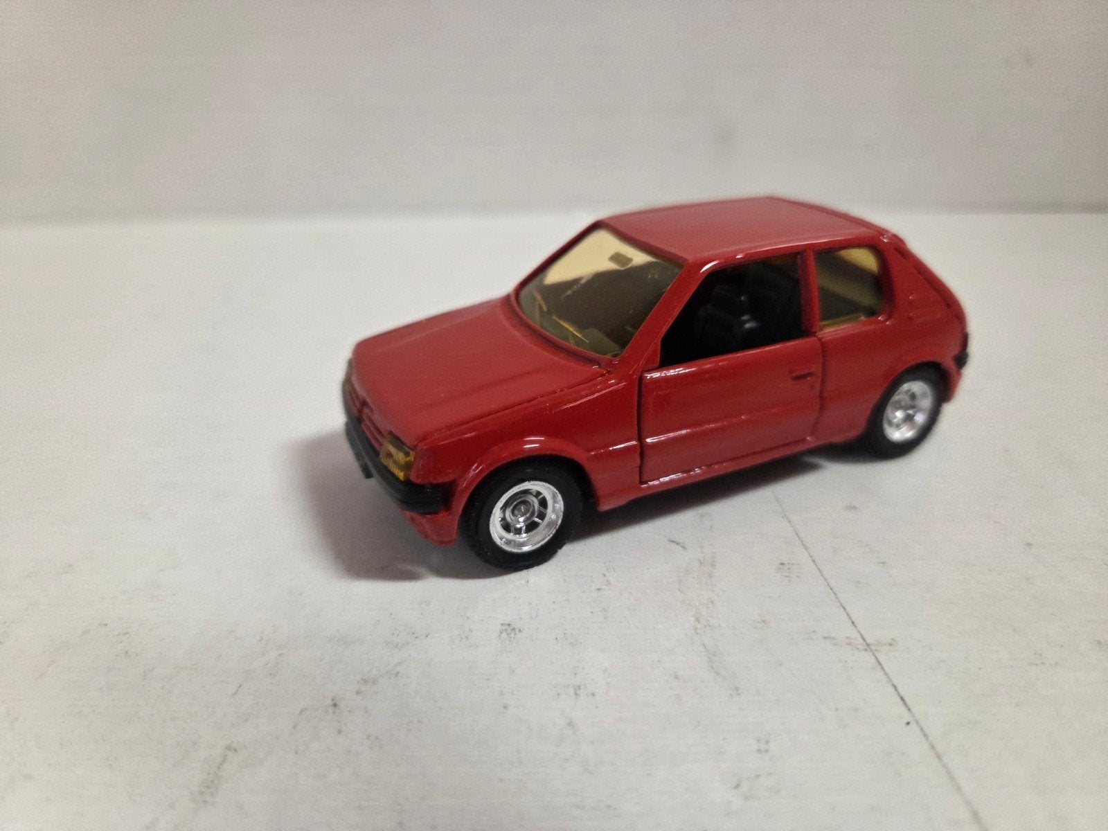 Solido Peugeot 205 1:43, Hobby en Vrije tijd, Modelauto's | 1:43, Auto, Ophalen of Verzenden, Zo goed als nieuw, .