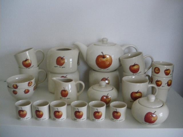 Jet Apple servies, Ophalen of Verzenden, Zo goed als nieuw, Bord(en), Wedgwood