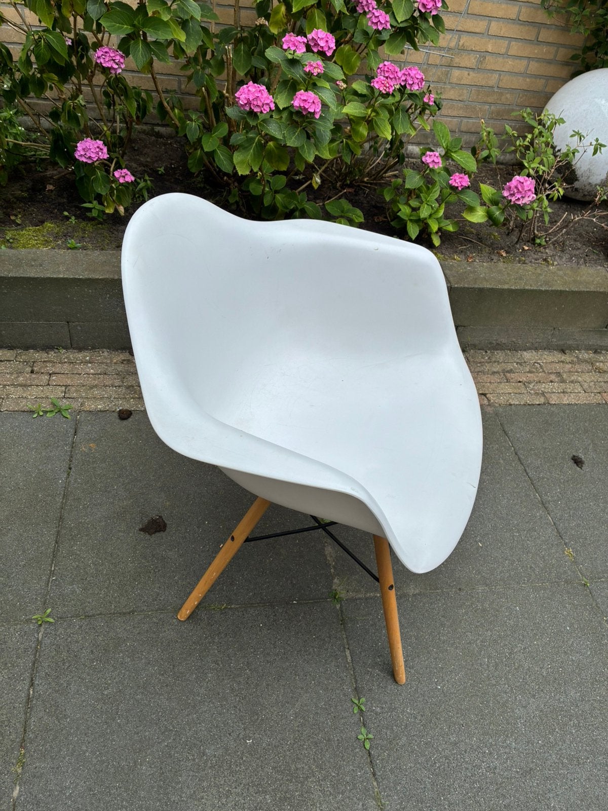 Kunststof kuipstoelen, Huis en Inrichting, Stoelen, Kunststof, Gebruikt, Wit, Ophalen of Verzenden